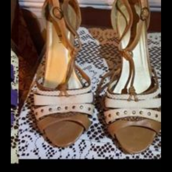 Shoes - Picture 5 of 16